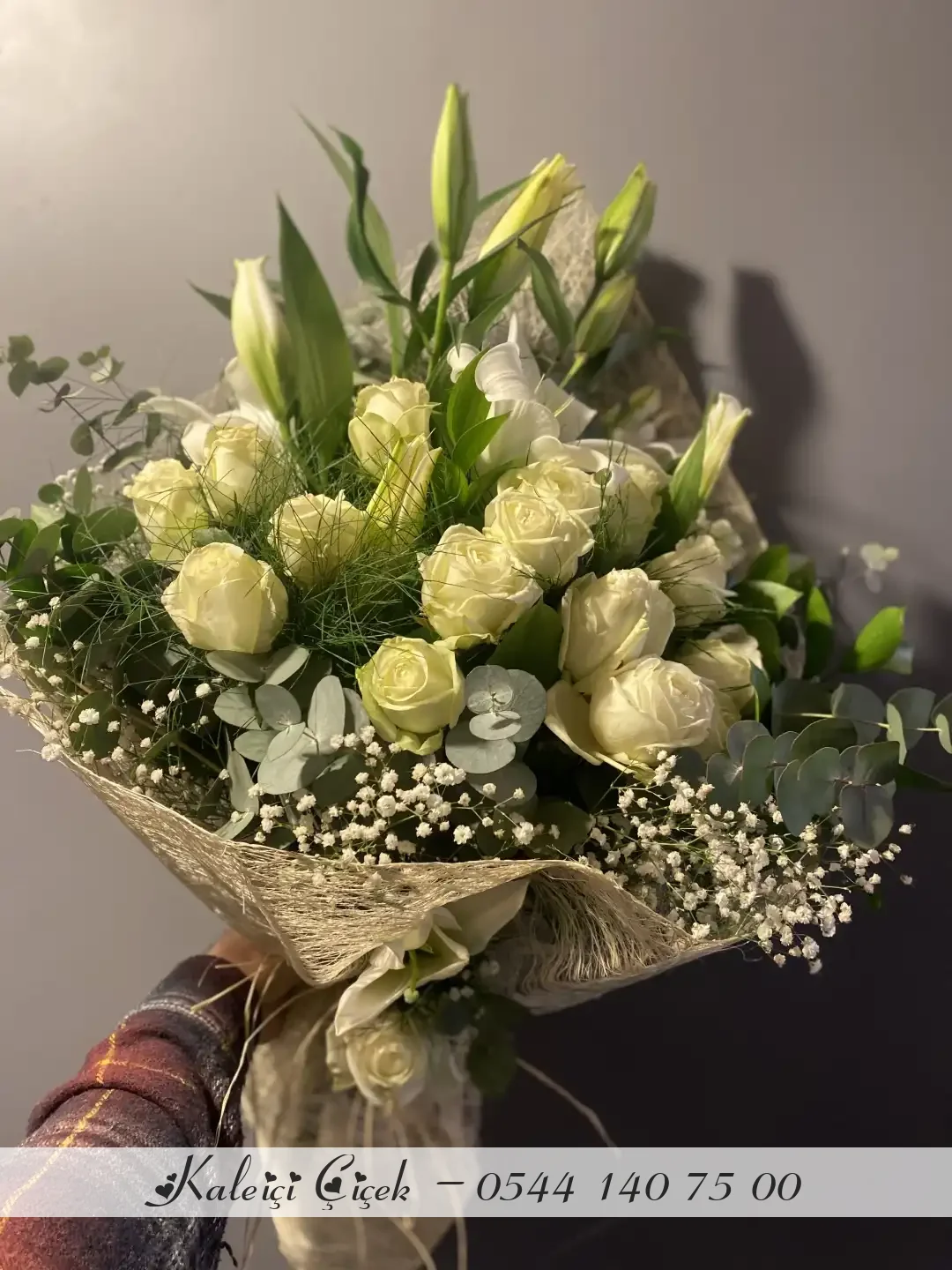 15 Beyaz Gül Ve Lilyum