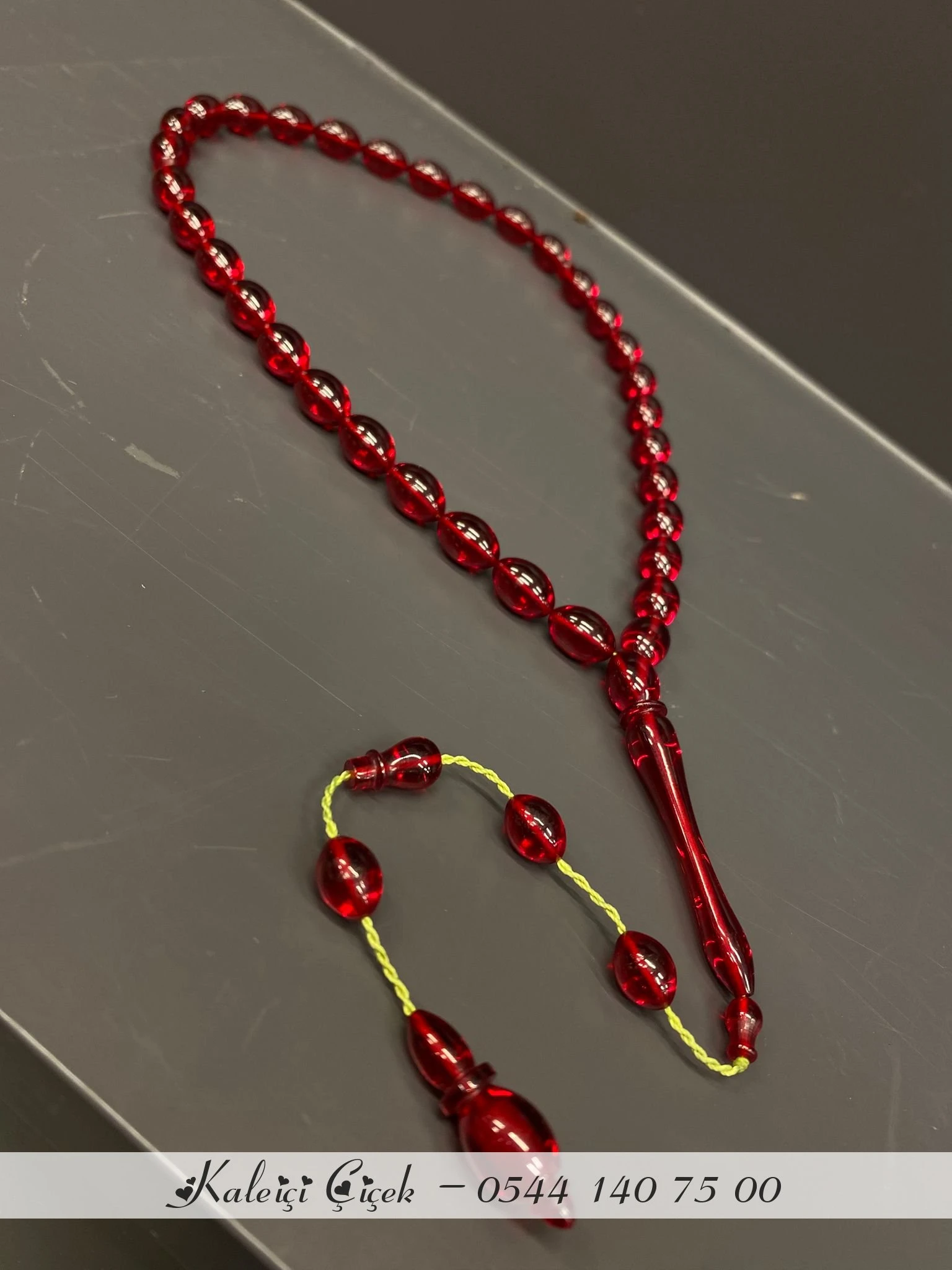 Canli Kirmizi Sıkma Kehri̇bar