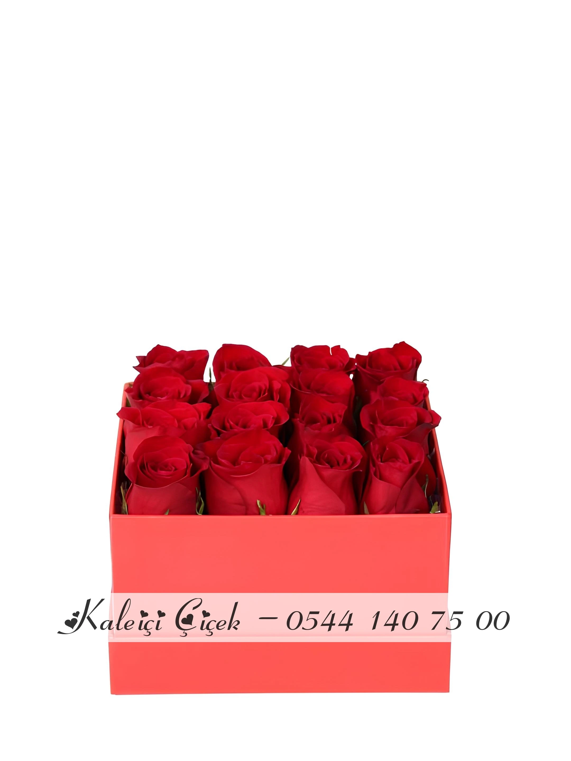 Kırmızı Kutuda 16 Tane Gül