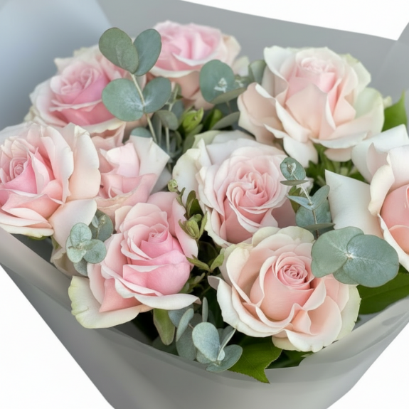 Buzlu Şeffaf Ambalajda 11 Adet Pembe Gül