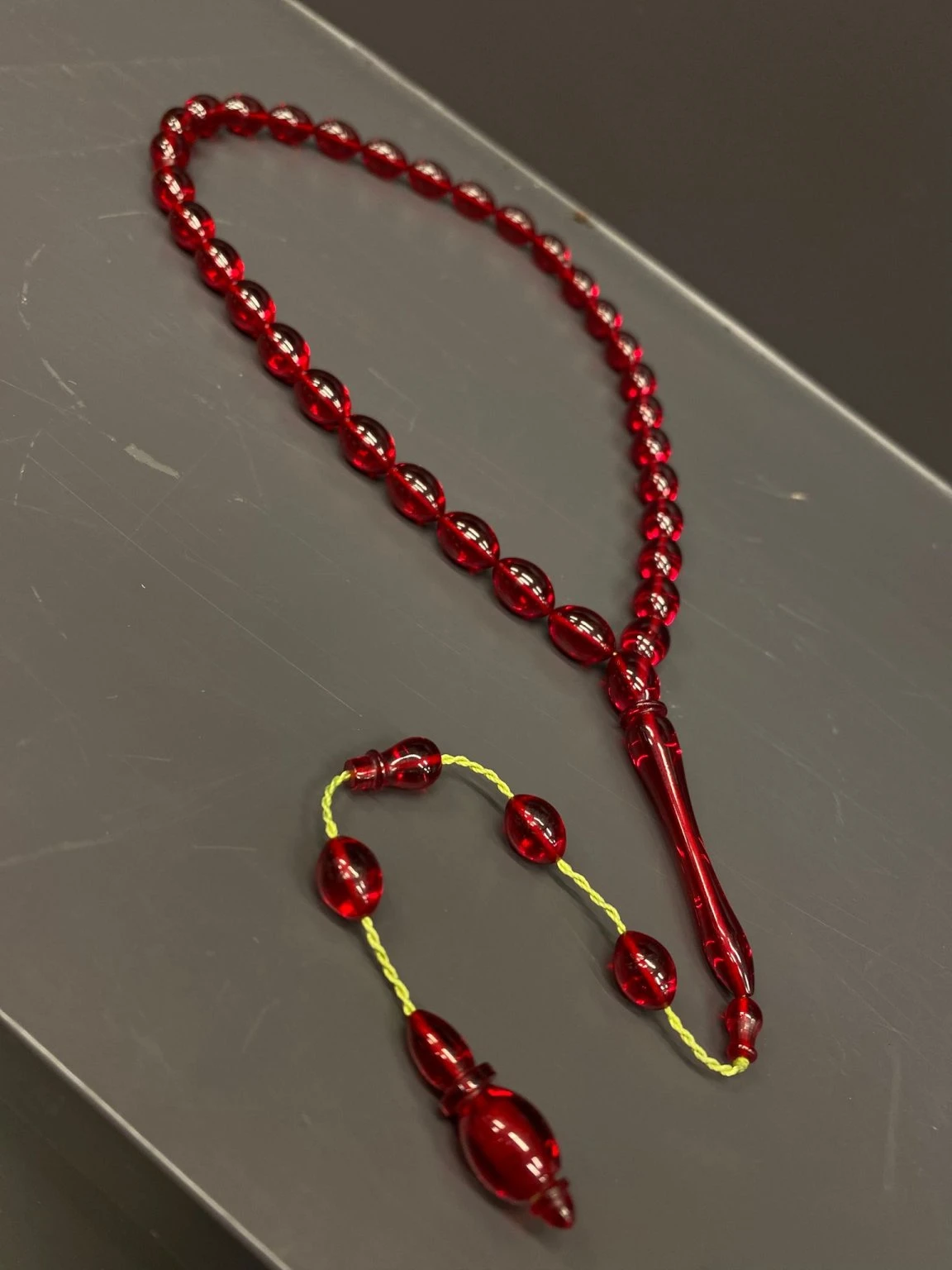 Canli Kirmizi Sıkma Kehri̇bar