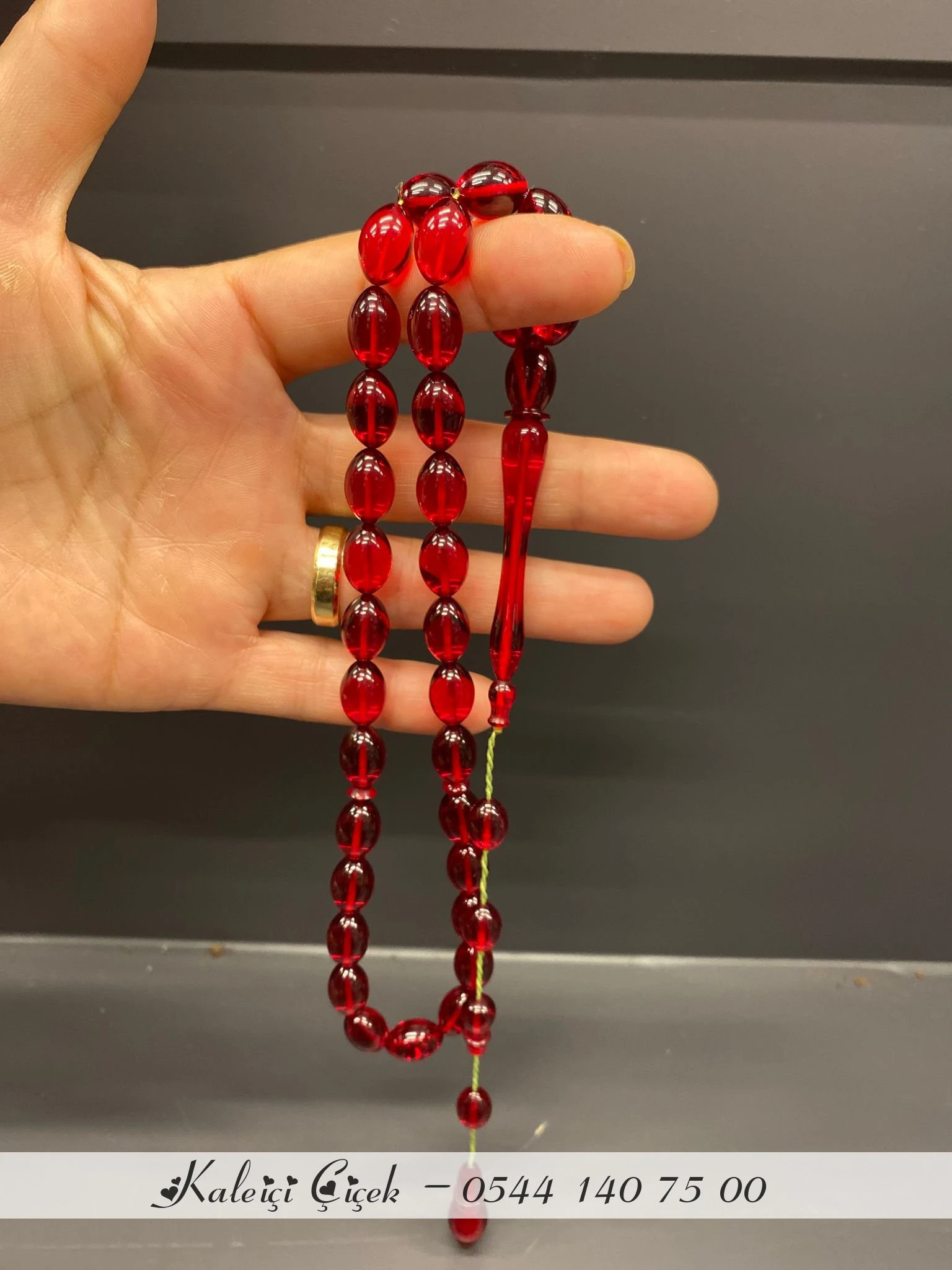 Canli Kirmizi Sıkma Kehri̇bar