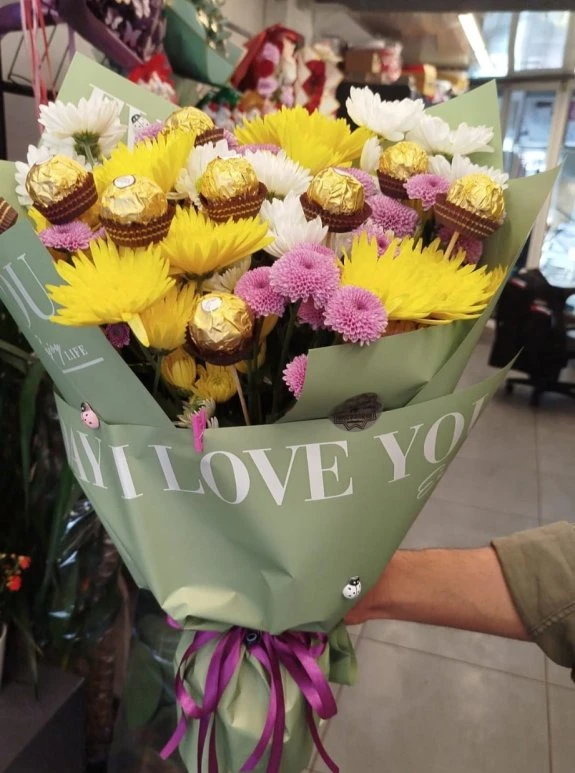 Kasimpati Ve Ferrero Rocher Çi̇kolata