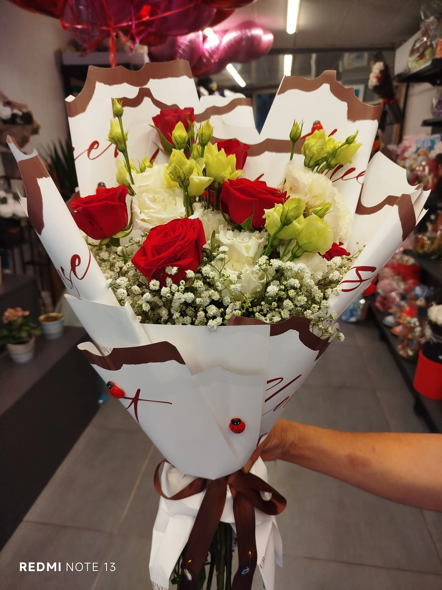 Kirmizi Gül Ve Li̇syantus Buketi̇