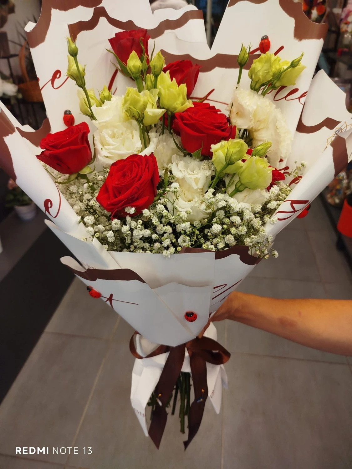 Kirmizi Gül Ve Li̇syantus Buketi̇