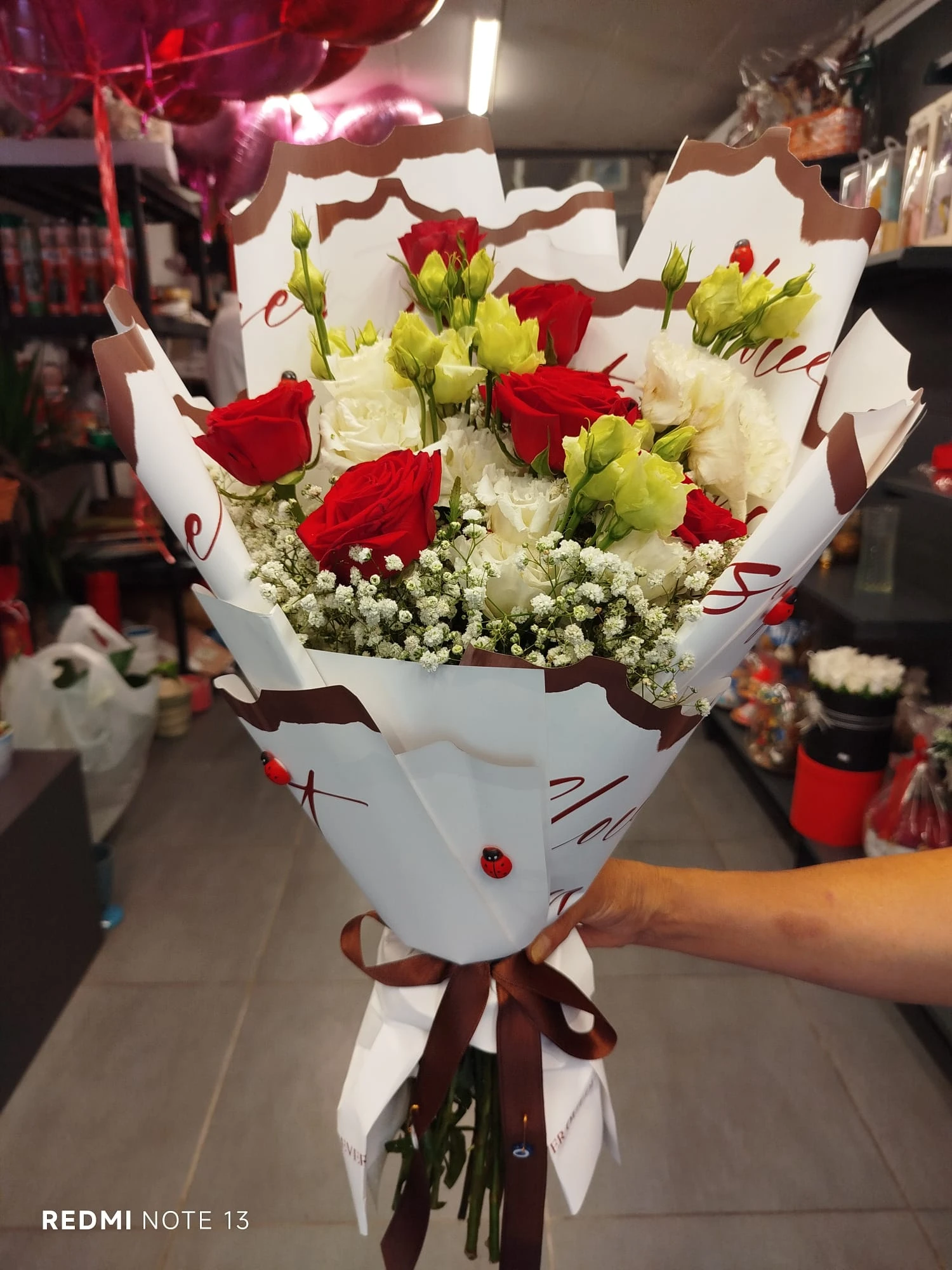 Kirmizi Gül Ve Li̇syantus Buketi̇