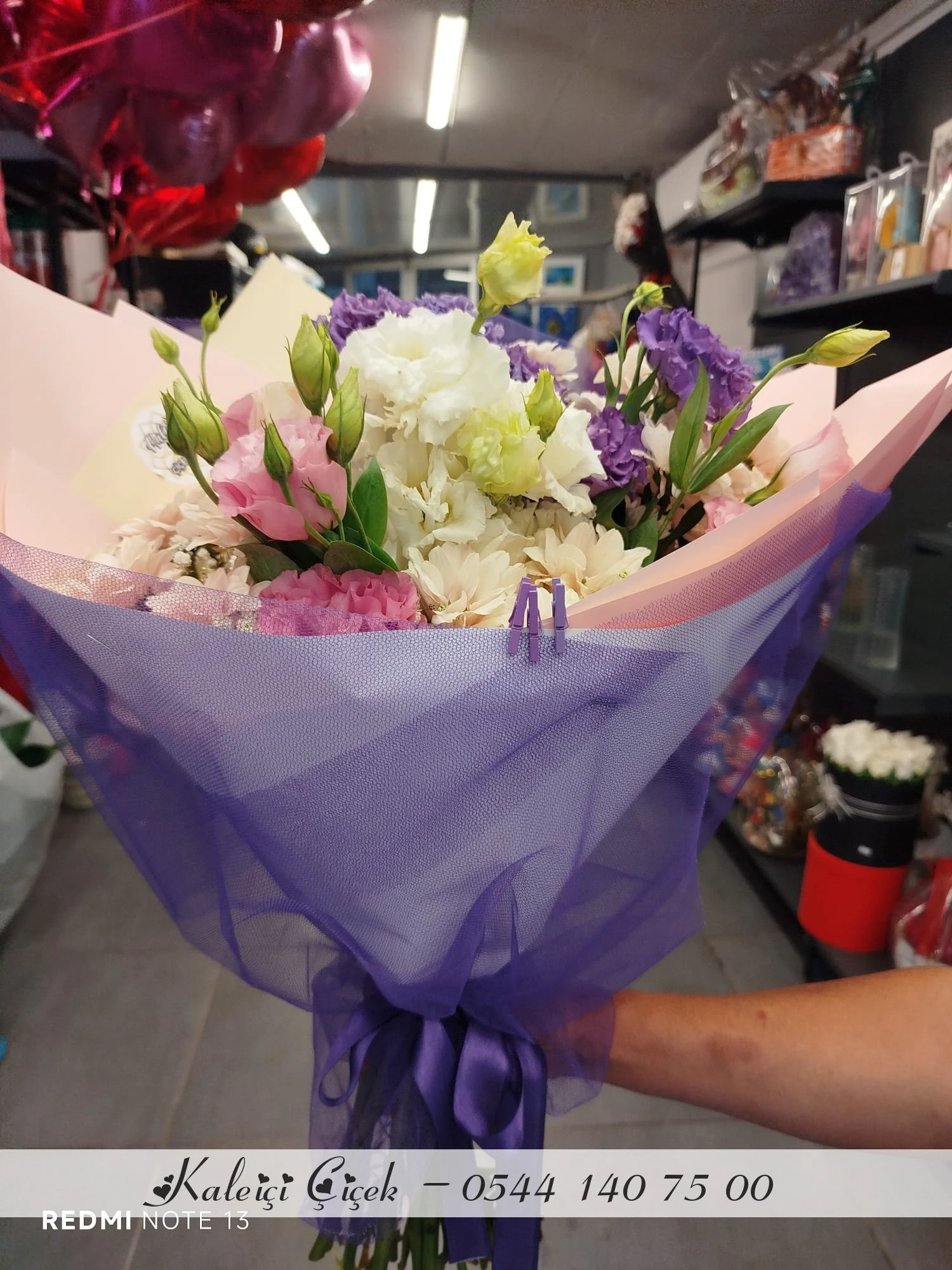 Lisyandus,Papatya Ve Gül Karışık Buketi