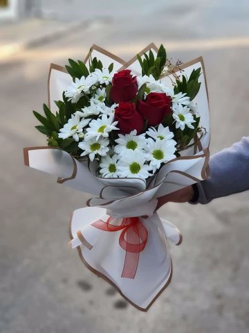 Papatya Ve 3 Gül Buketi