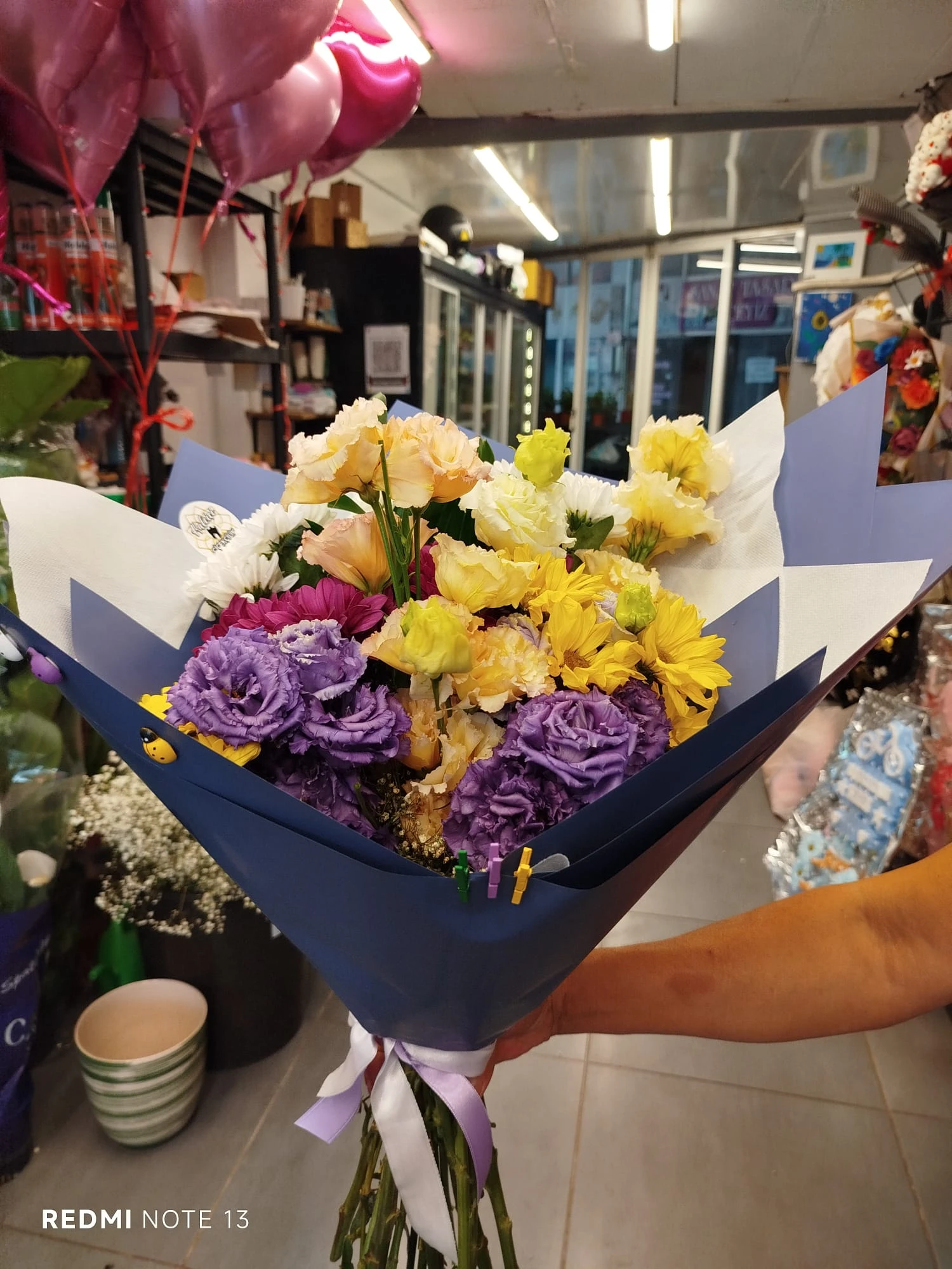 Renkli̇ Li̇syantus Ve Papatyalar