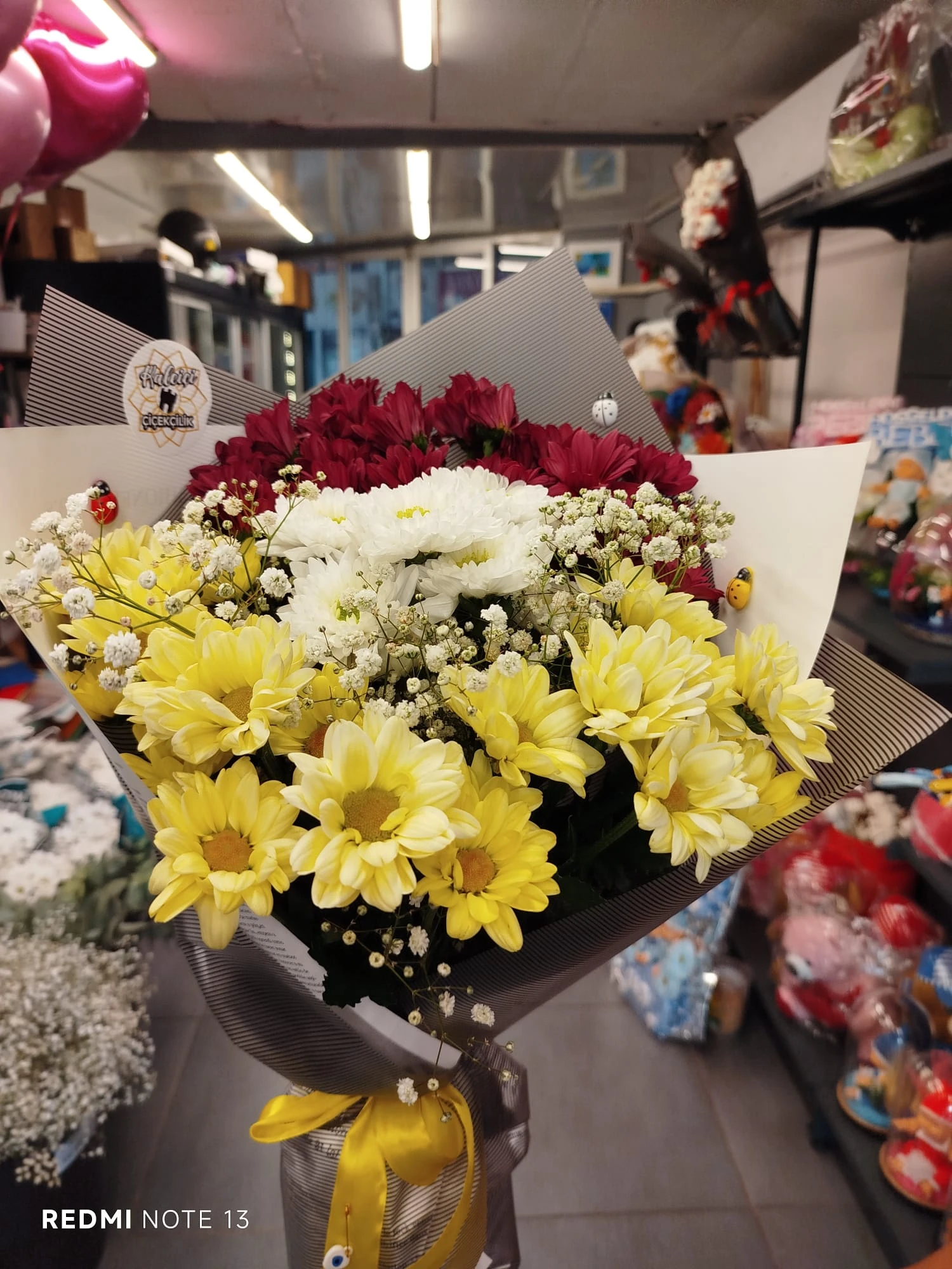 Renkli̇ Papatyalar Ve Kri̇zantem