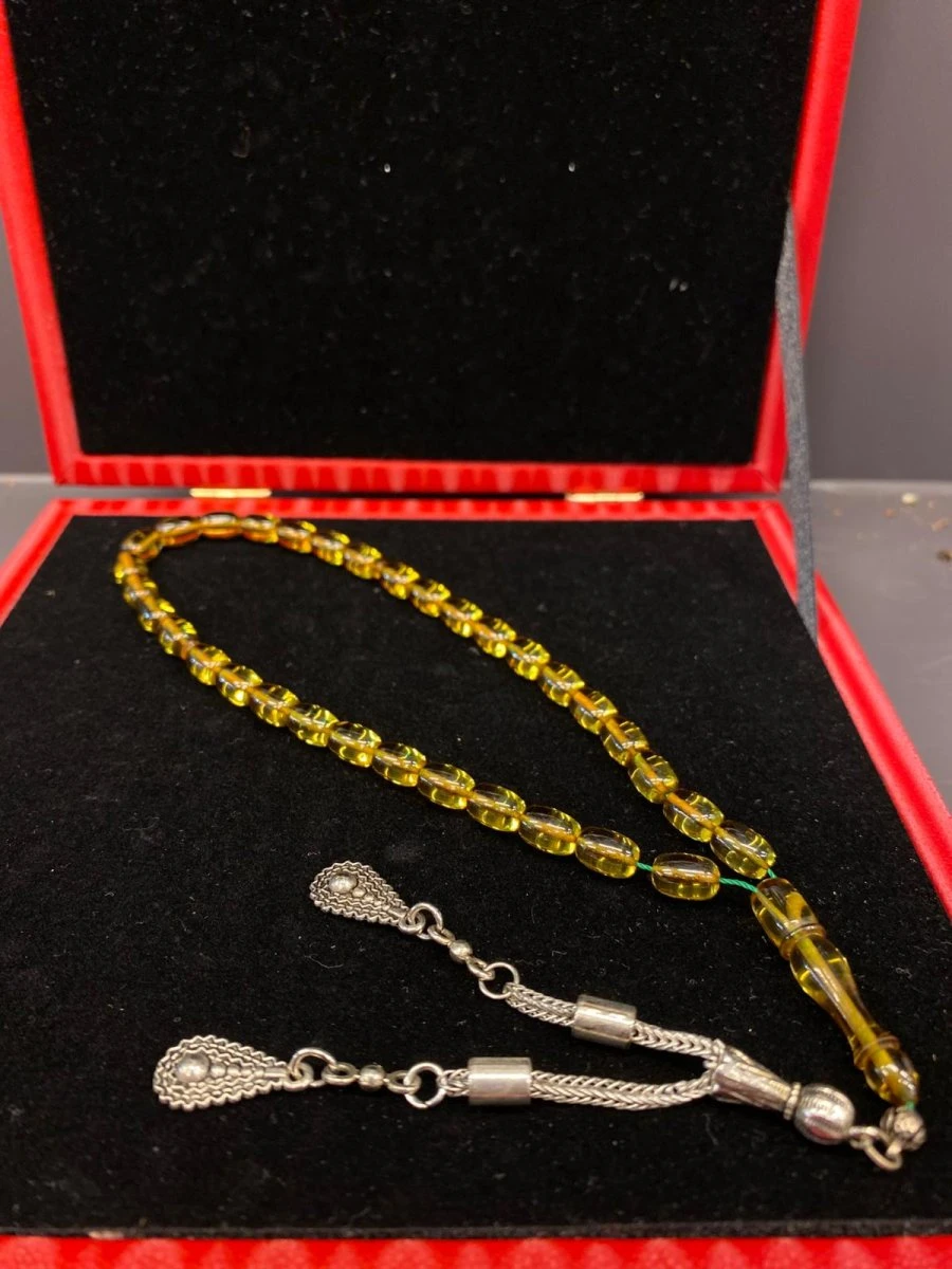 Sıkma Kehri̇bar Usta Kesi̇m Yeşi̇li̇msi̇