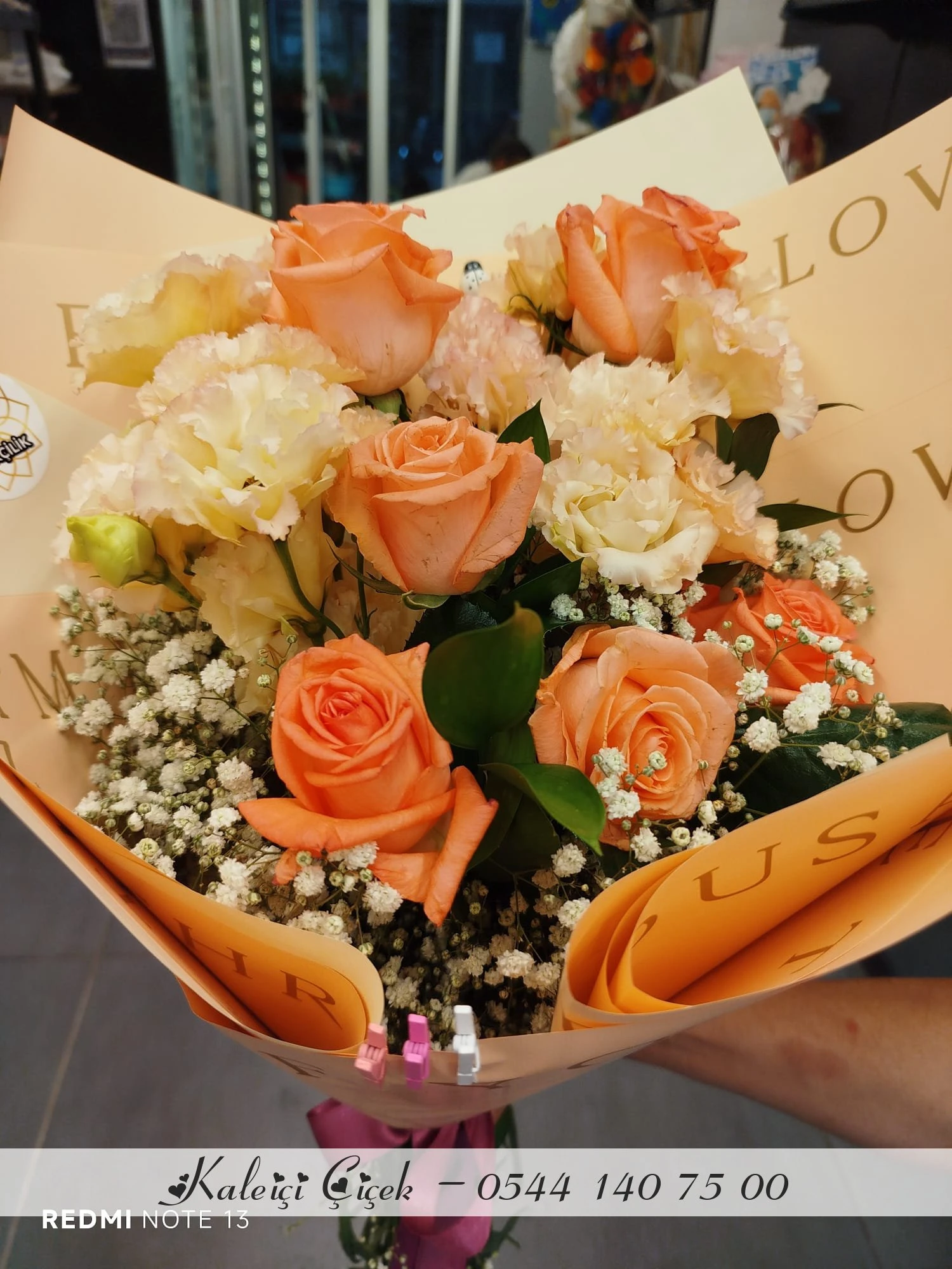 Turuncu Gül Buketi̇